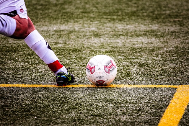 歐洲杯B組第1輪比利時3-0俄羅斯 盧卡庫梅開二度穆尼耶傳射建功.